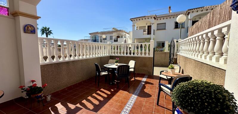 2 bedroom Townhouse for sale