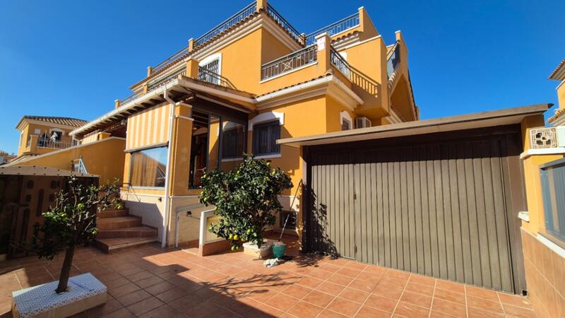 5 bedroom Country House for sale