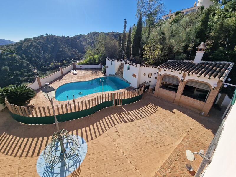 6 bedroom Villa for sale