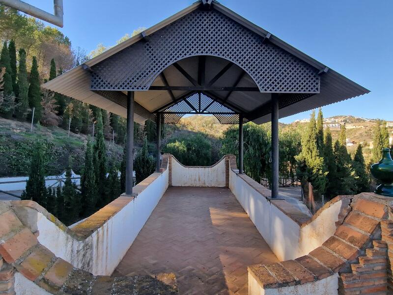 6 bedroom Villa for sale