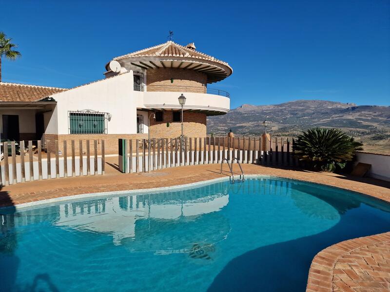 6 bedroom Villa for sale