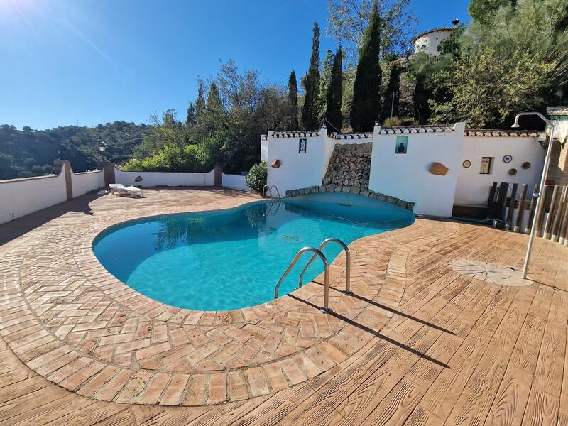 6 bedroom Villa for sale