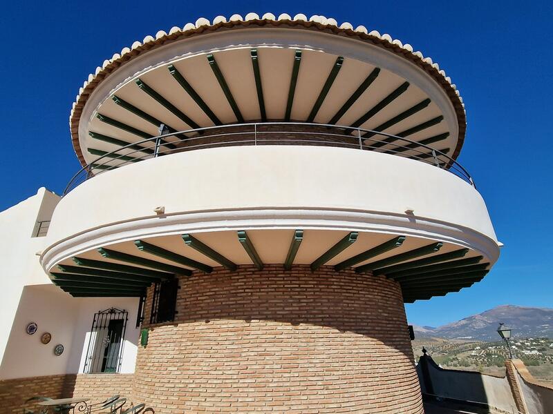 6 bedroom Villa for sale