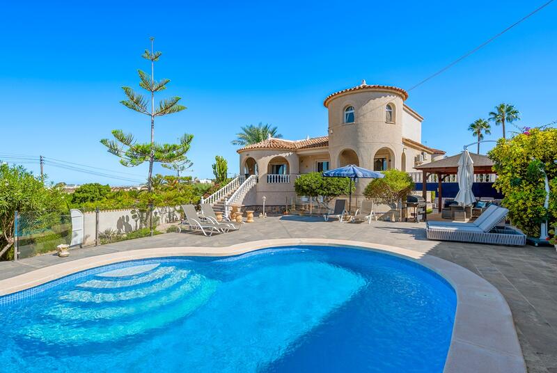 Villa à vendre dans Almoradí, Alicante