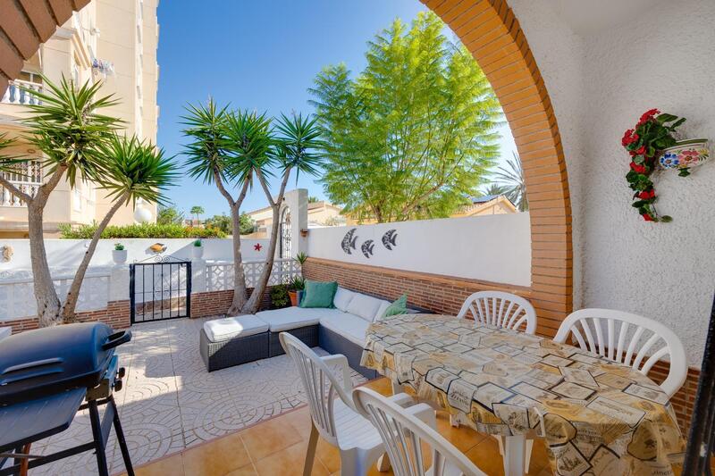 Rekkehus til salgs i Torrevieja, Alicante