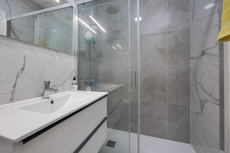 2 bedroom Townhouse for sale