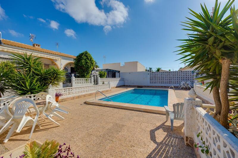 2 bedroom Townhouse for sale