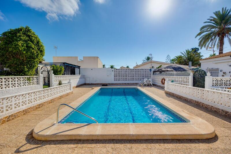 2 bedroom Townhouse for sale