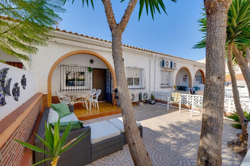 2 bedroom Townhouse for sale