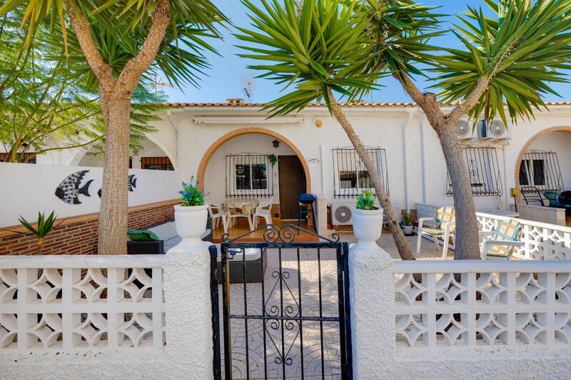 2 bedroom Townhouse for sale