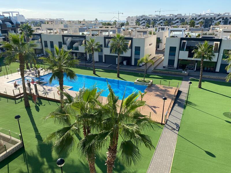 Apartamento en venta en El Raso, Alicante