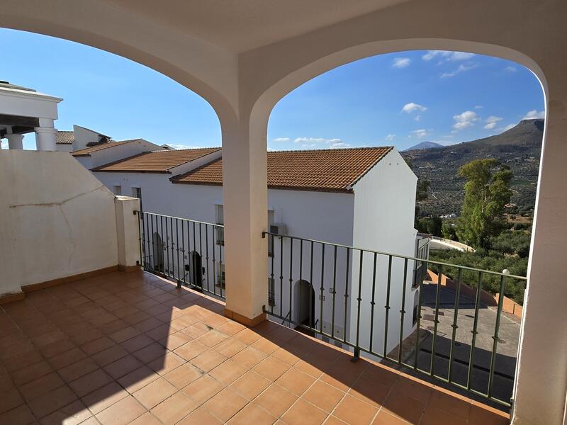 3 bedroom Townhouse for sale