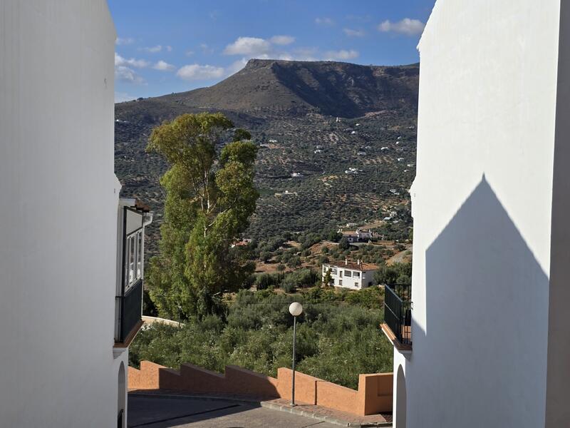 3 bedroom Townhouse for sale