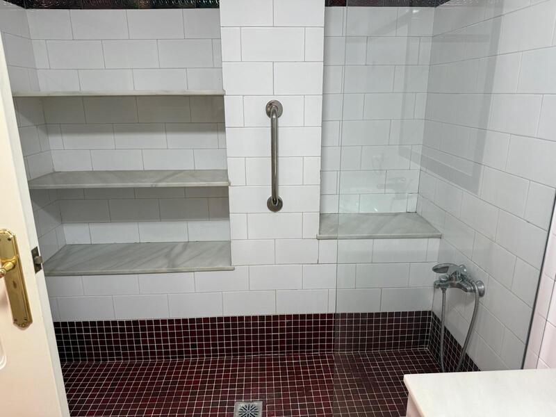 5 bedroom Apartment for sale