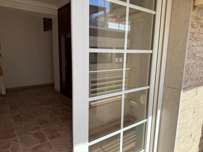 5 bedroom Apartment for sale