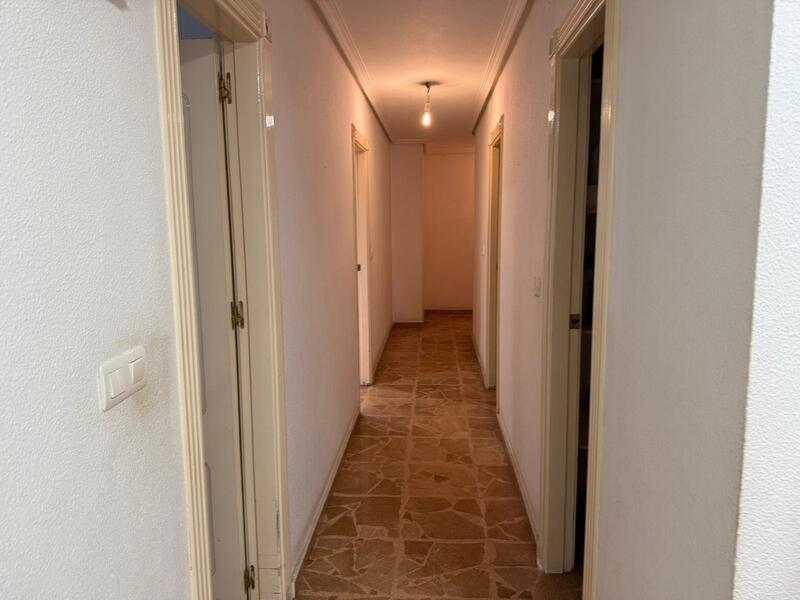 5 bedroom Apartment for sale