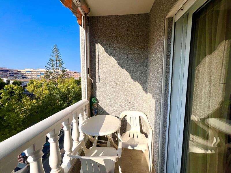 квартира продается в Torrevieja, Alicante