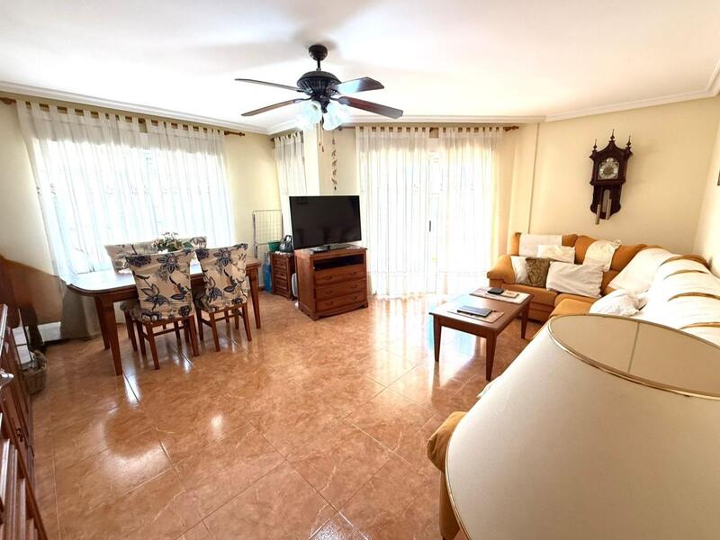 3 bedroom Apartment for sale