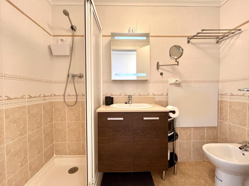 2 Cuarto Adosado en venta