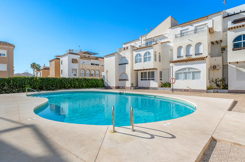Apartamento en venta en Torrevieja, Alicante