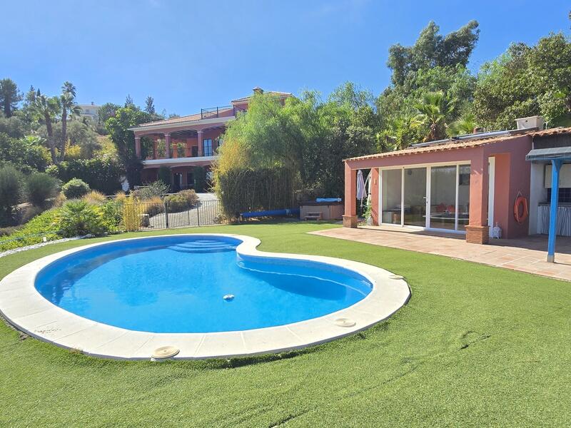 6 bedroom Villa for sale