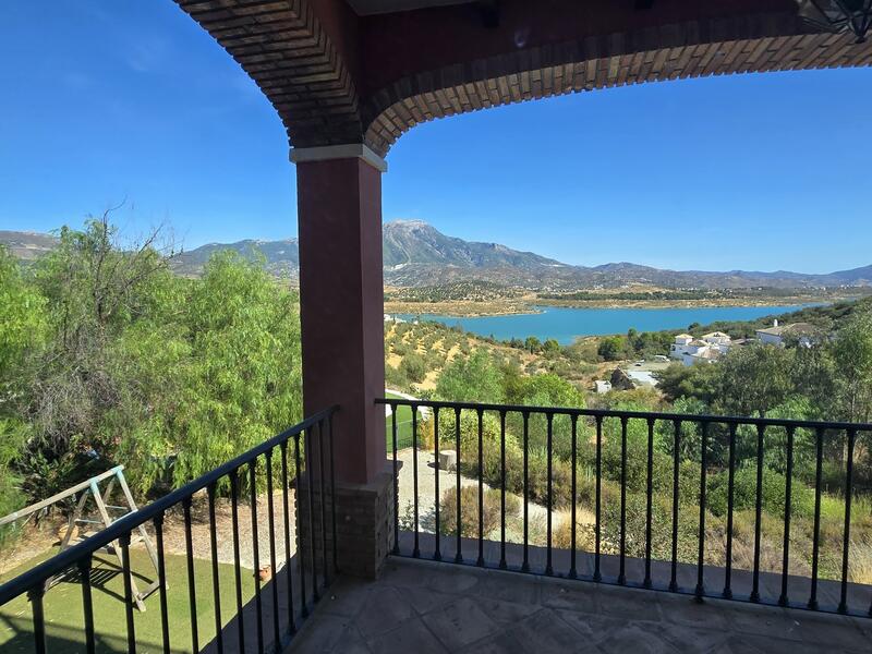 6 bedroom Villa for sale