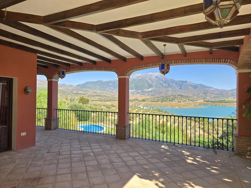 6 bedroom Villa for sale