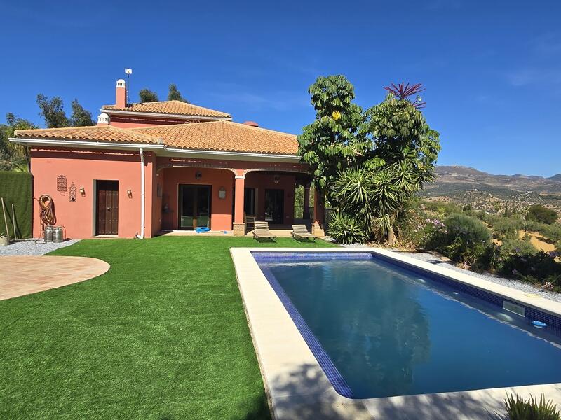 6 bedroom Villa for sale