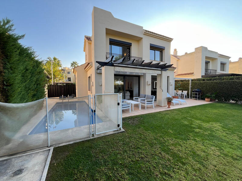 вилла продается в Los Alcazares, Murcia