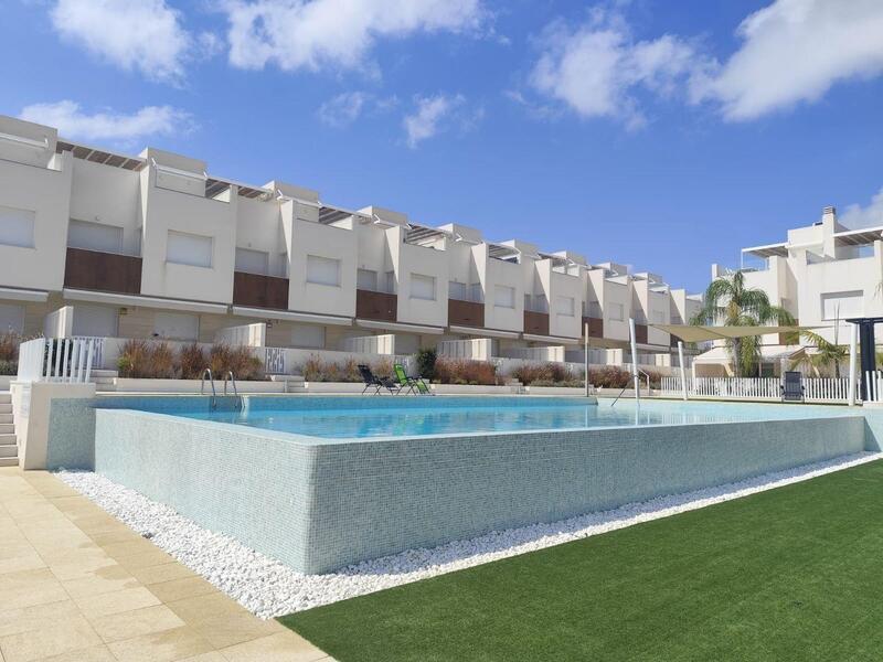 Rekkehus til salgs i Torrevieja, Alicante