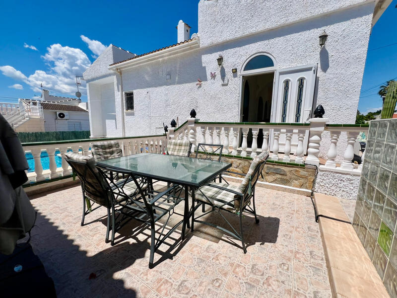 2 bedroom Townhouse for sale
