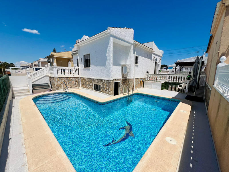 2 bedroom Townhouse for sale