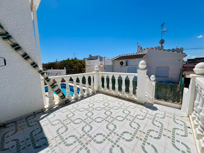 2 bedroom Townhouse for sale