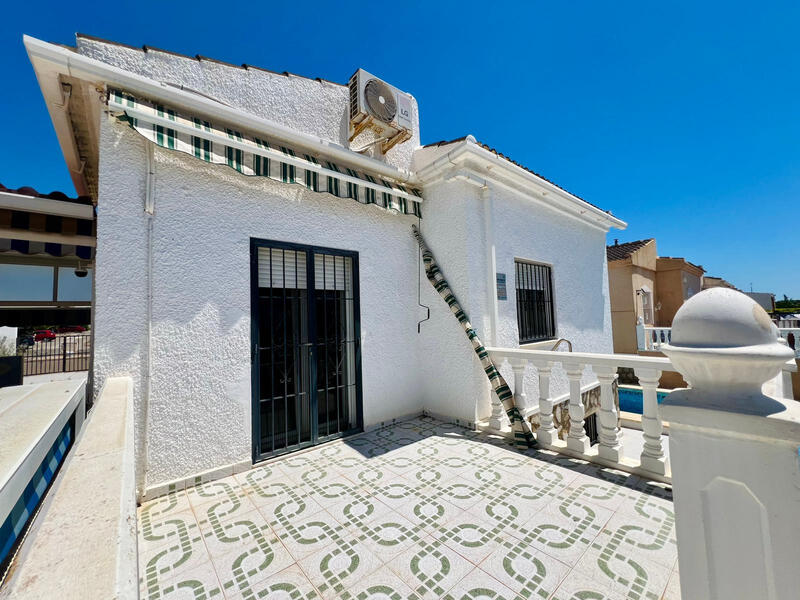 2 bedroom Townhouse for sale
