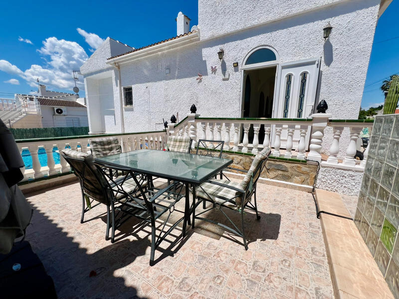 2 bedroom Townhouse for sale