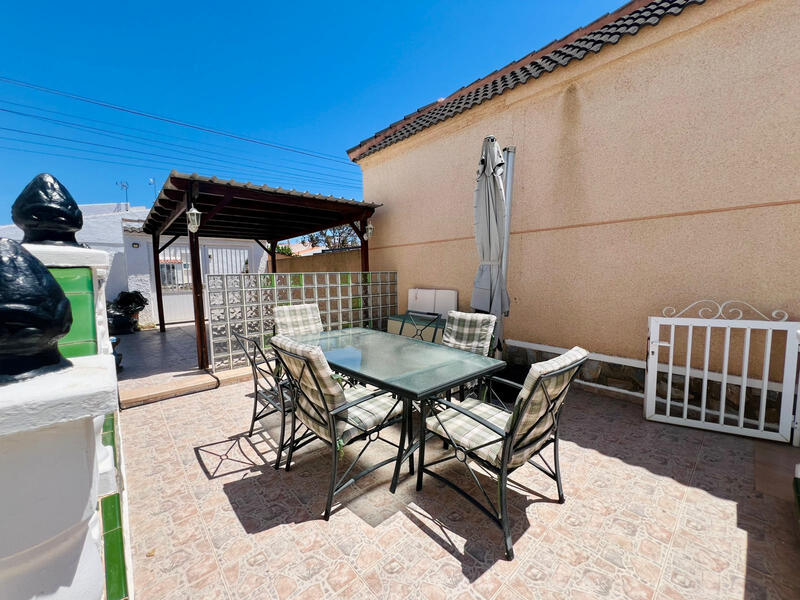 2 bedroom Townhouse for sale