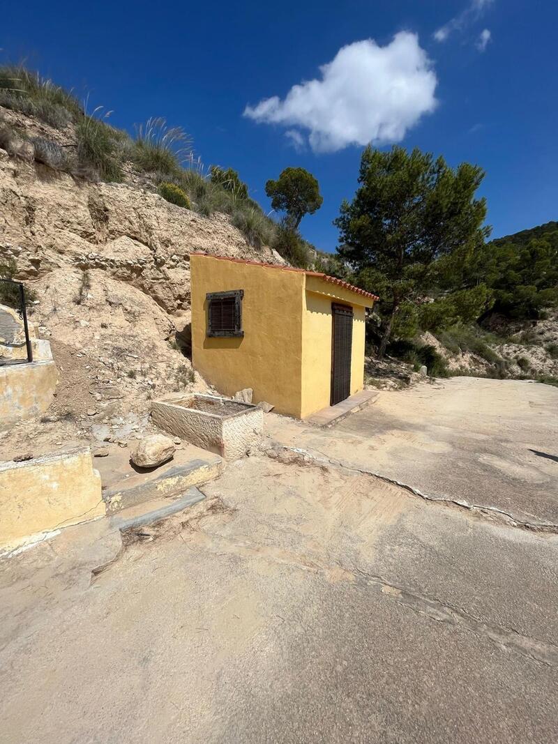 3 bedroom Commercial Property for sale