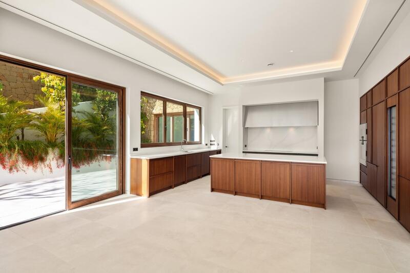 6 bedroom Villa for sale
