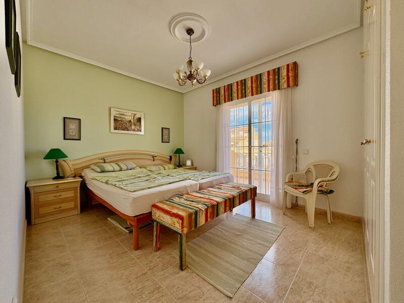 3 bedroom Townhouse for sale