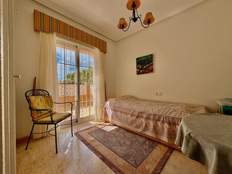 3 bedroom Townhouse for sale