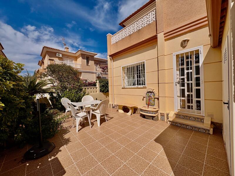 3 bedroom Townhouse for sale