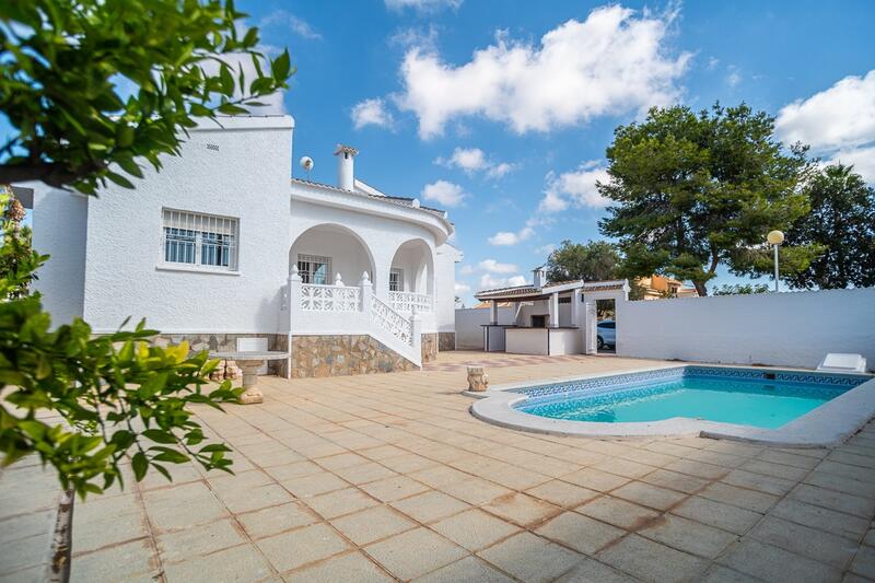 4 Cuarto Villa en venta