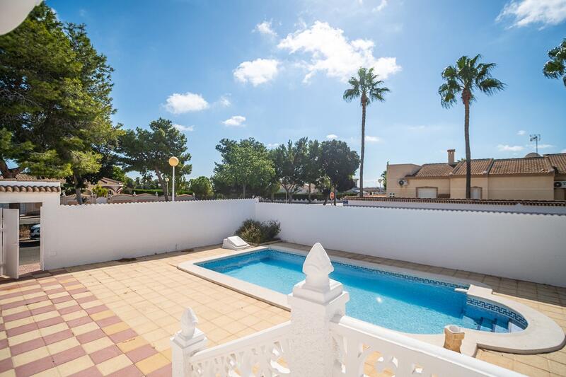 4 Cuarto Villa en venta