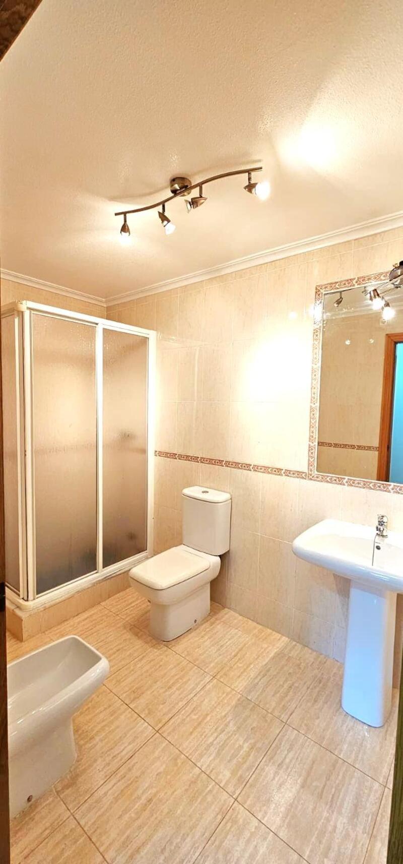 2 Cuarto Local Comercial en venta