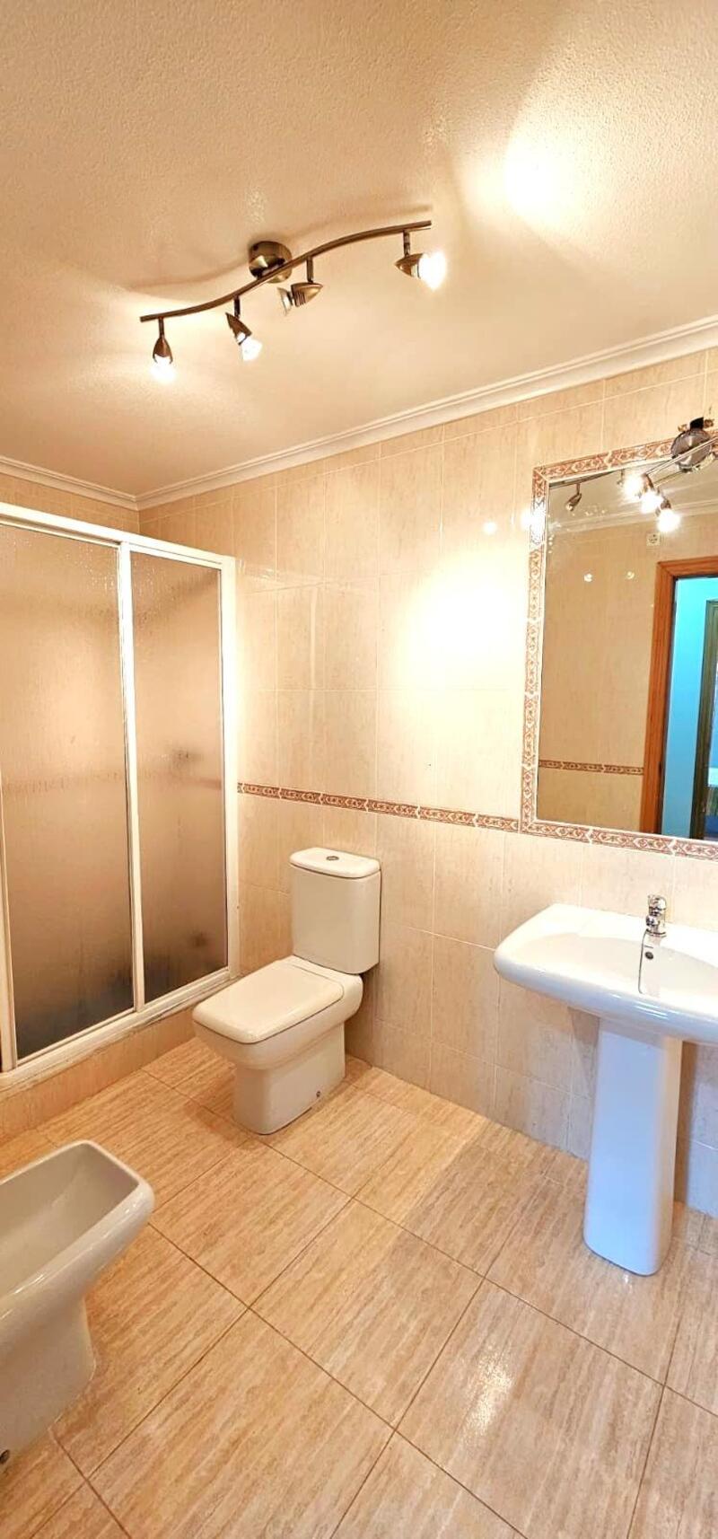 2 Cuarto Local Comercial en venta