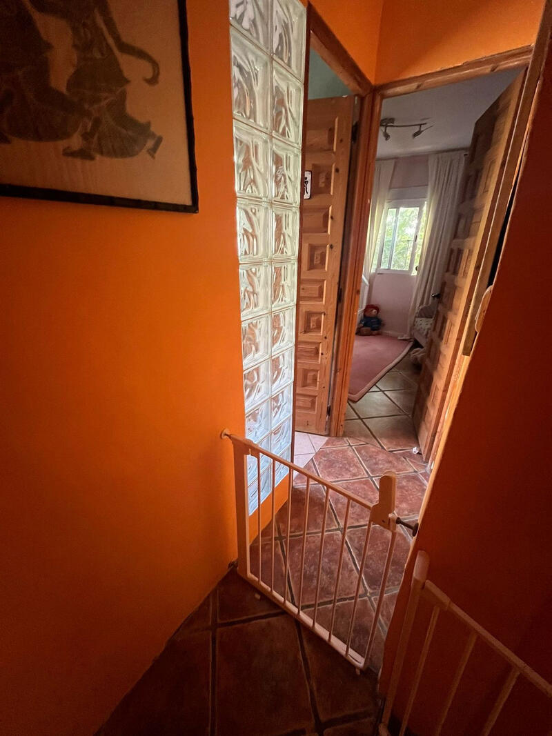 4 bedroom Townhouse for sale