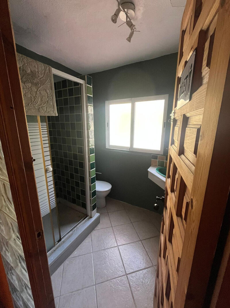4 bedroom Townhouse for sale