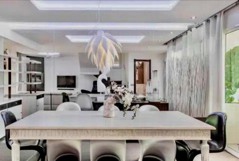 5 bedroom Townhouse for sale