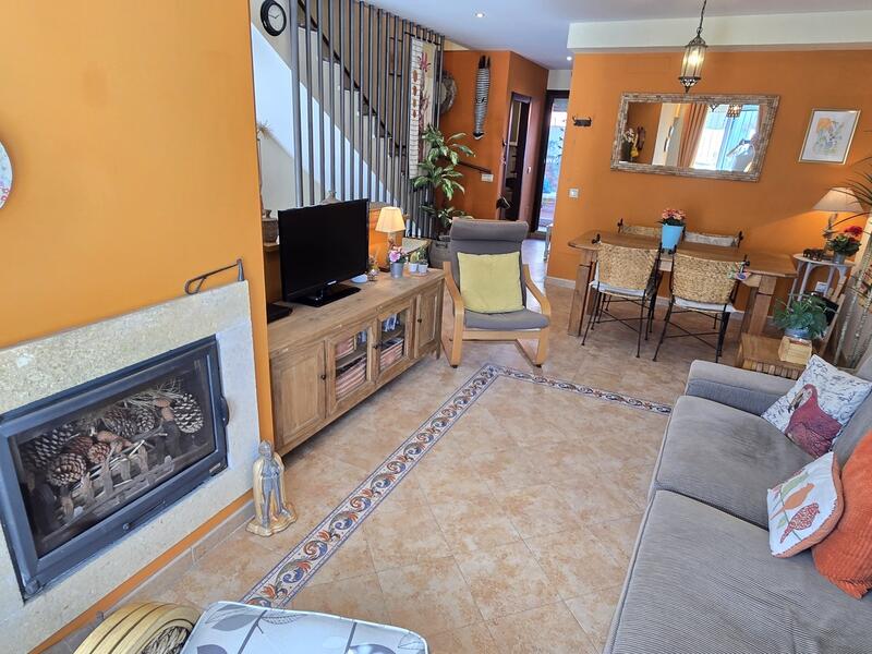 3 bedroom Townhouse for sale