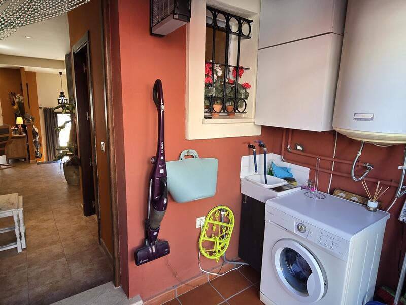 3 bedroom Townhouse for sale